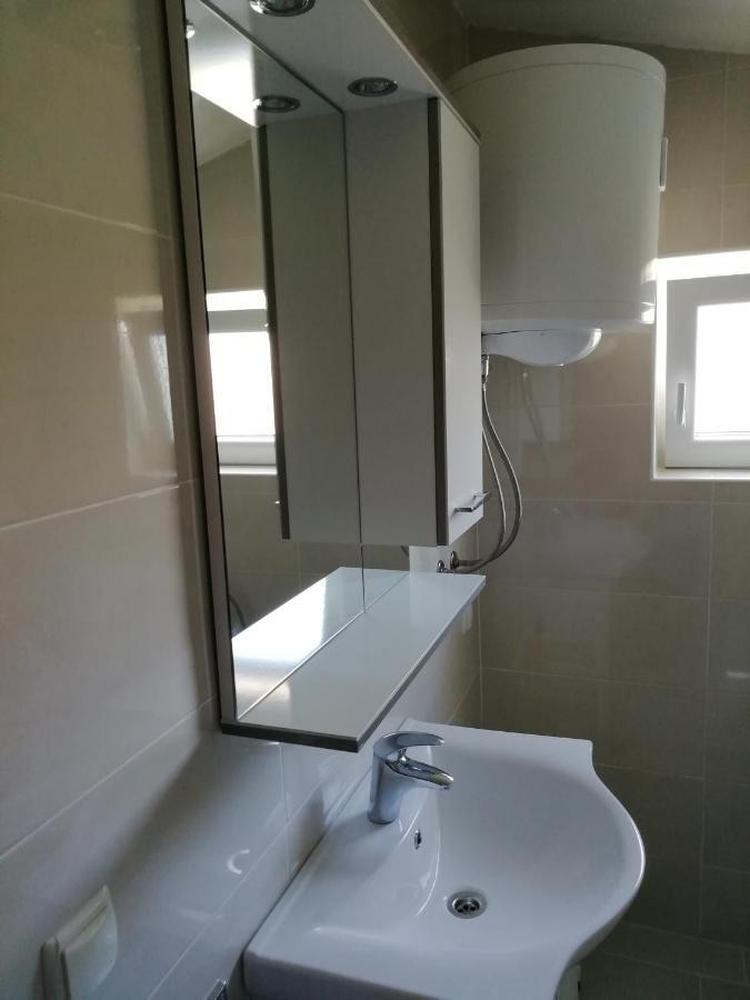 Apartment Kurelic Rab Town Exterior foto
